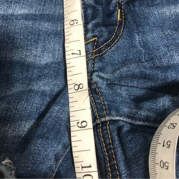 AMERICAN Eagle Hi-Rise Distressed Jean Shorts, size 4 - Picture 9 of 10